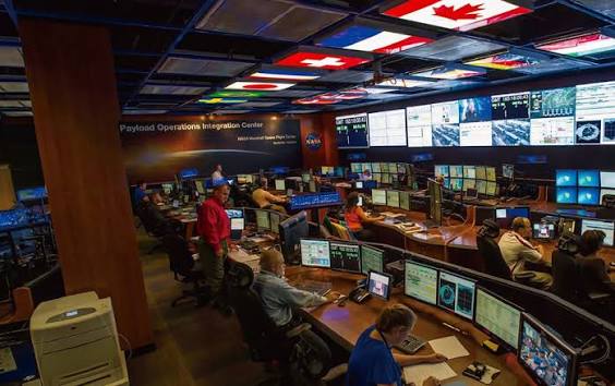 https://www.leyard-vteam.com/uploads/image/20200727/11/command-center.jpg